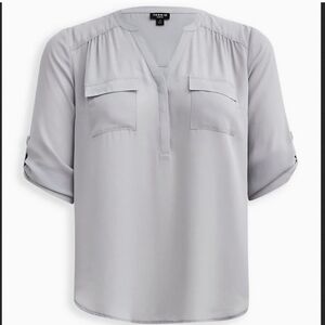 Torrid Harper 3/4 Sleeve Pull Over Blouse Size 3x Light Gray.